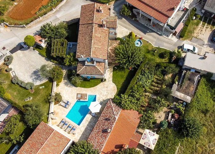 Villa Simone By Interhome