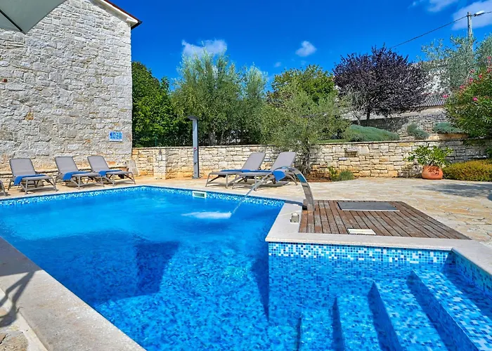 Simone By Interhome *