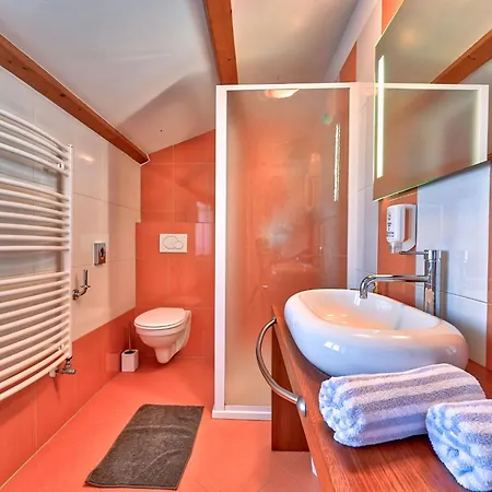 Simone By Interhome * Πόρετς