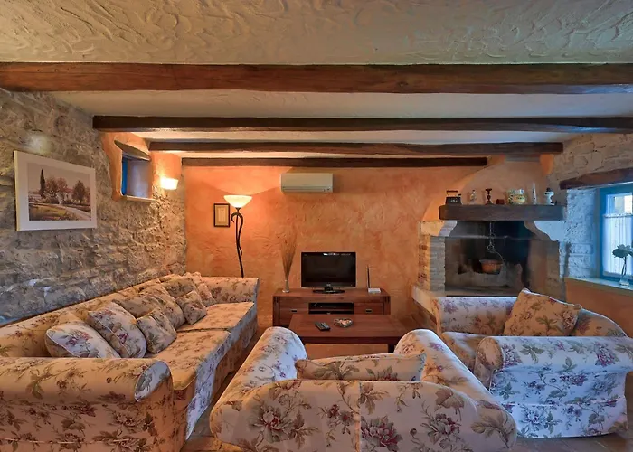 Villa Simone By Interhome