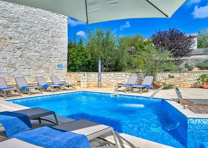 Simone By Interhome Poreč