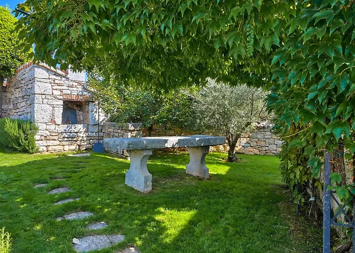 Simone By Interhome וילה